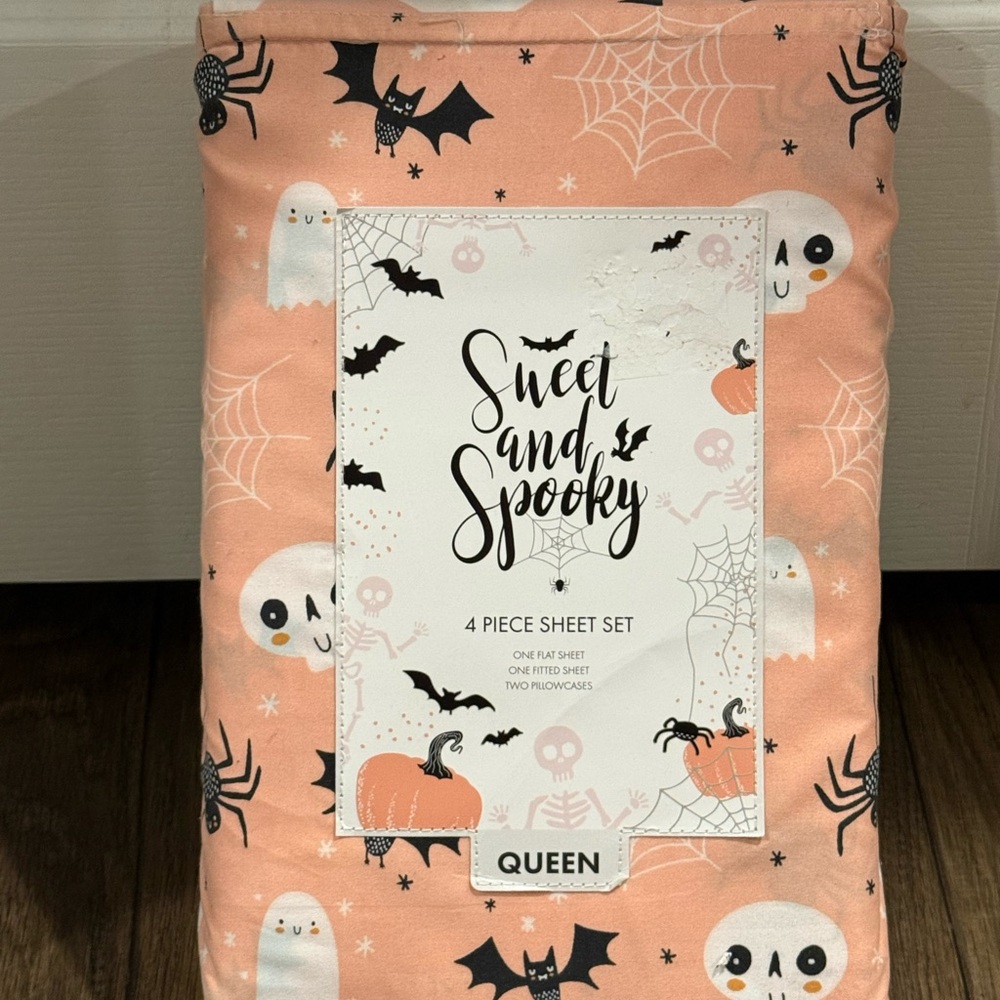 Sweet‎ & Spooky Halloween Ghost Bats and Spider QUEEN Sheets